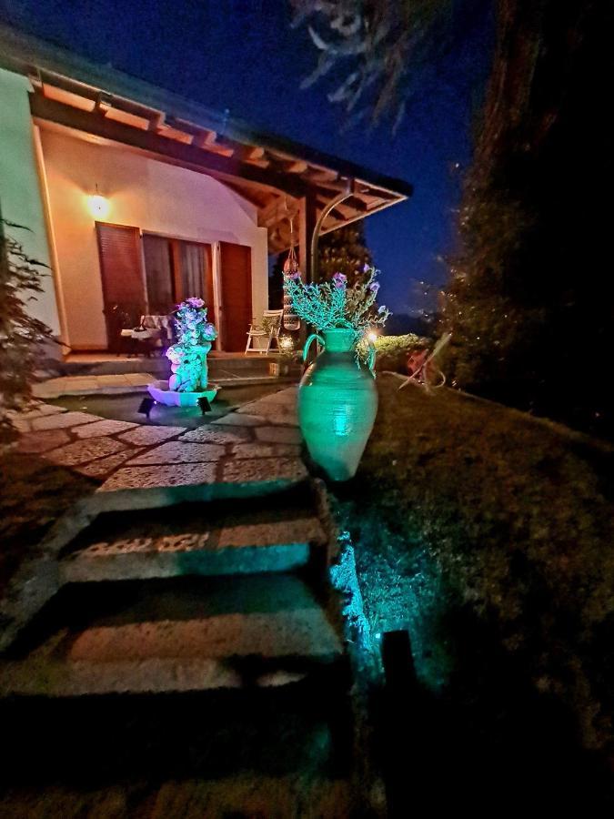B&B Margot Albavilla Exterior photo